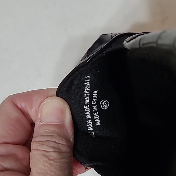 SODA black croc embossed sneakers size 8.5 - Picture 8 of 9